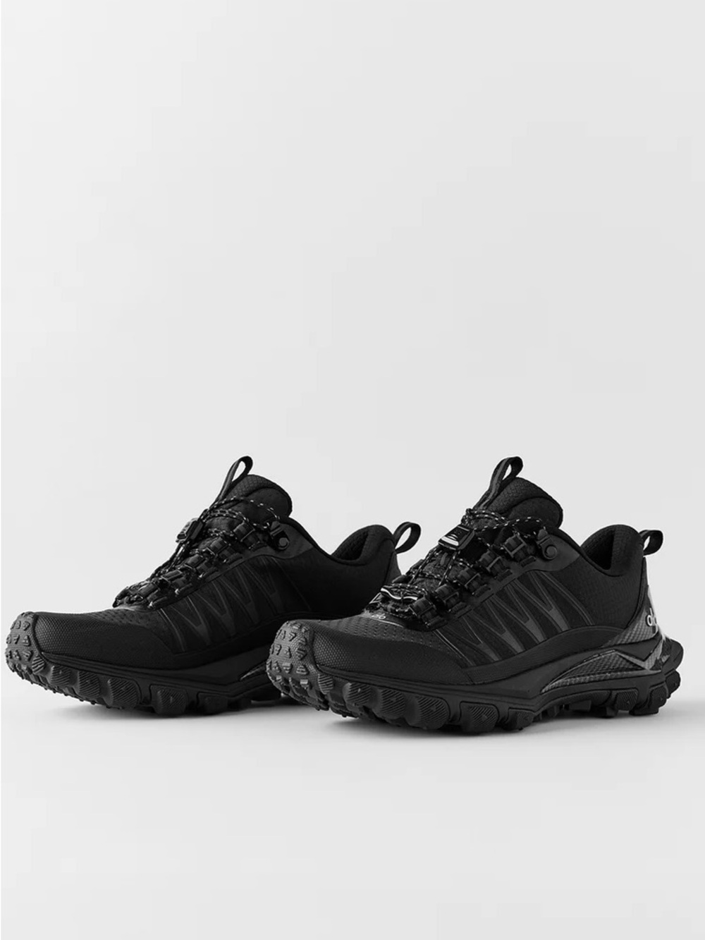 ALO Unisex Black Athletic Trail Shoes
